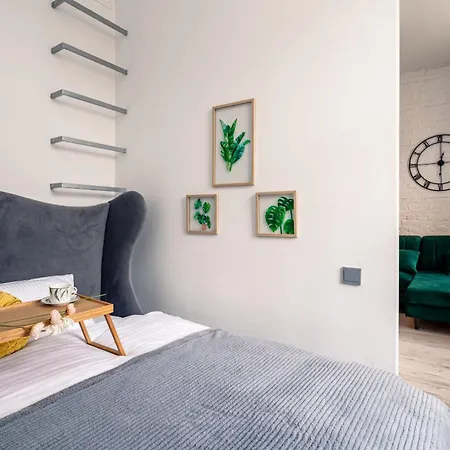 Srodmiescie - Location, Tram&park Nearby - By Rentujemy *