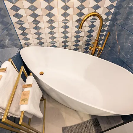 Srodmiescie - Location, Tram&park Nearby - By Rentujemy Apartamento