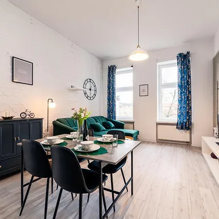 Srodmiescie - Location, Tram&park Nearby - By Rentujemy Apartamento Wrocław