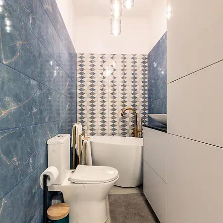 Srodmiescie - Location, Tram&park Nearby - By Rentujemy Apartmán