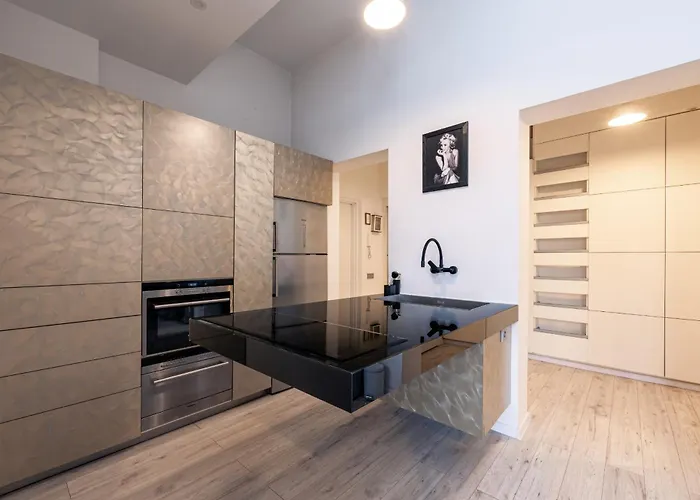 Srodmiescie - Location, Tram&park Nearby - By Rentujemy Lejlighed *