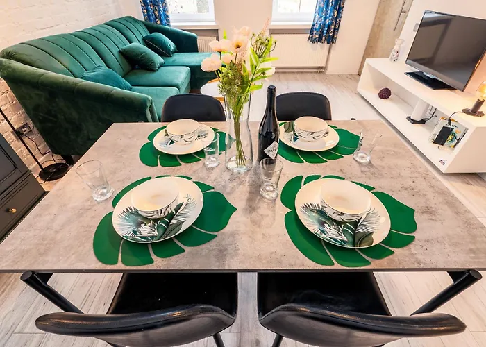 Lejlighed Srodmiescie - Location, Tram&park Nearby - By Rentujemy